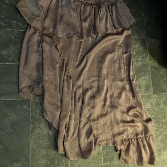 Silky midi ruffle skirt with slit!!! Worn once - Picture 7 of 8